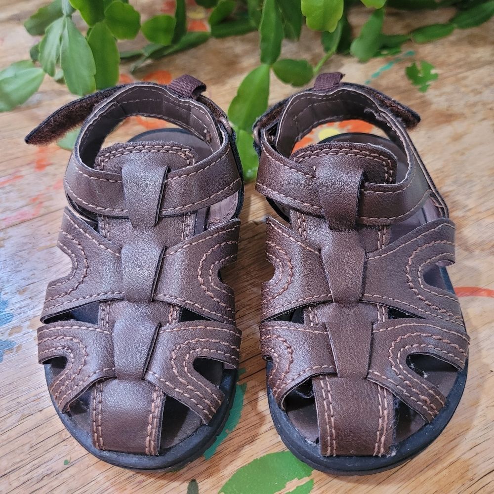 Carter's Size 6 M Brown Kids Sandals